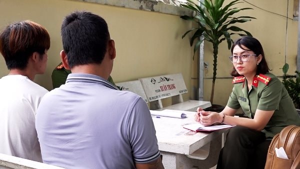Phía sau giấc mộng đổi đời bên kia biên giới