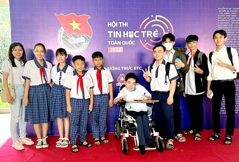 Thành công từ trên ghế xe lăn