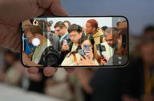 Camera zoom 5X của iPhone 15 Pro Max chụp ảnh đẹp như các smartphone Android tốt nhất