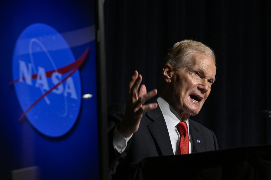 NASA bổ nhiệm lãnh đạo điều tra UFO, có báo cáo đầu tiên về người ngoài hành tinh