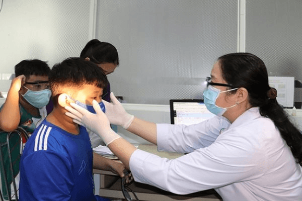Bị đau mắt đỏ: Điều trị thế nào cho đúng cách?