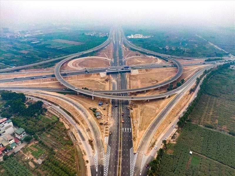 Giải ngân đầu tư công: Từ thiếu vốn, chạy dự án đến ‘sẵn tiền mà khó tiêu’