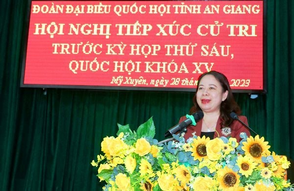 Phó Chủ tịch nước Võ Thị Ánh Xuân tiếp xúc cử tri TP.Long Xuyên, An Giang