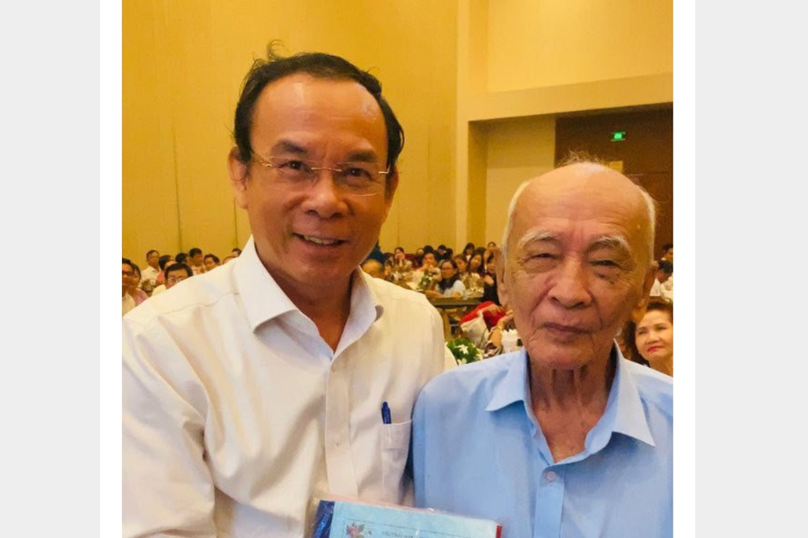 Người cựu chiến binh gần 100 tuổi yêu thơ và nặng lòng với con chữ 