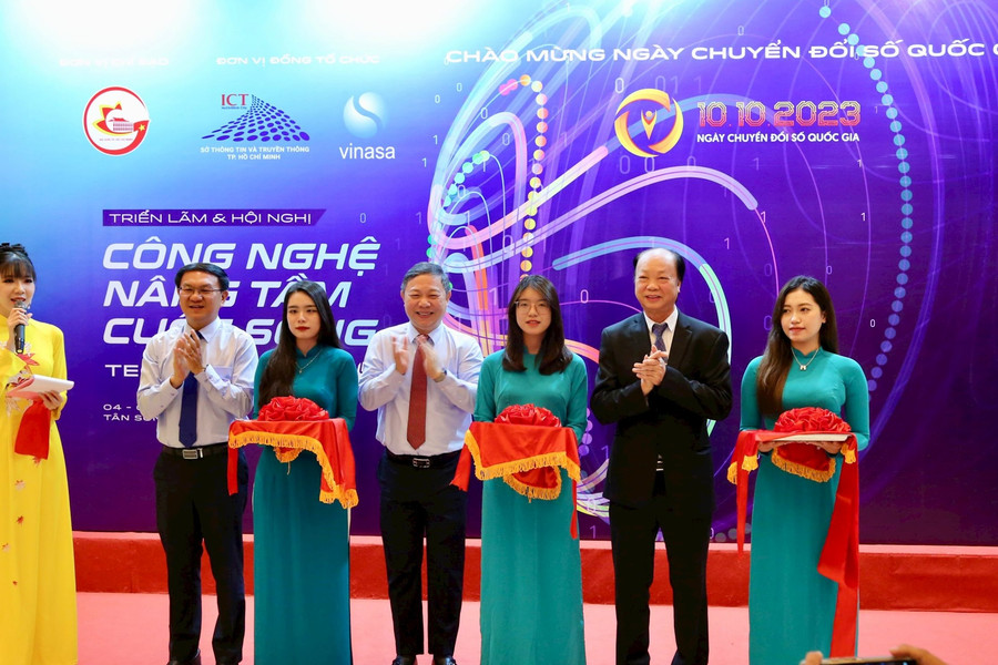 EVNHCMC giới thiệu thành tựu chuyển đổi số tại Triển lãm TECH4LIFE