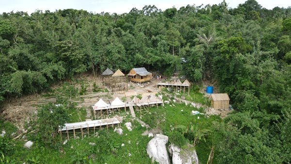 Cần xử lý nghiêm việc xây dựng các công trình không phép ở núi Cấm 