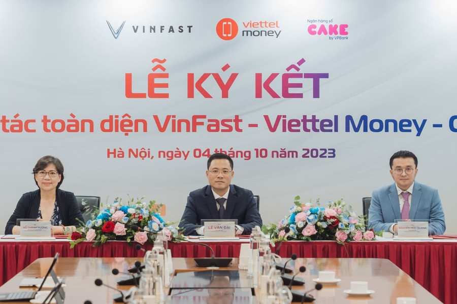 Khách hàng Viettel Money có thể mua trả góp xe máy điện VinFast nhanh chóng với lãi suất ưu đãi từ ngân hàng số Cake