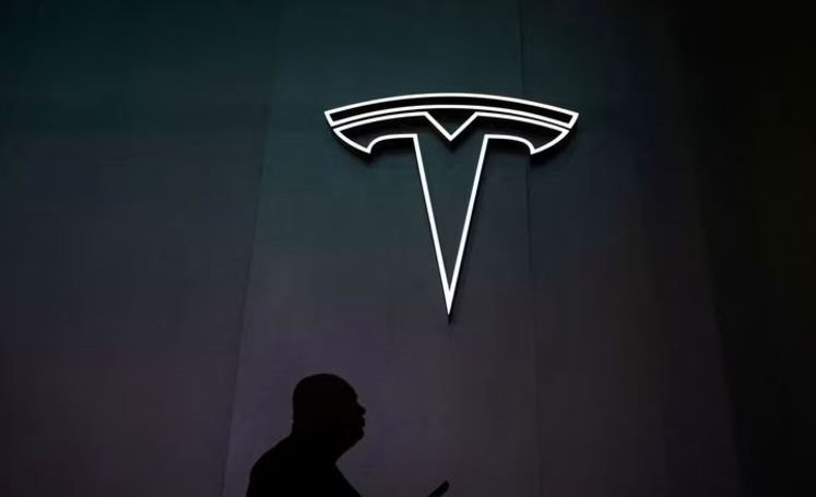 Doanh số ô tô điện Tesla sản xuất ở Trung Quốc giảm sâu, ô tô của BYD tăng mạnh