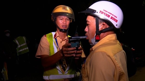 An Giang: Nhiều ứng dụng lái xe thuê cho khách say bia rượu về nhà
