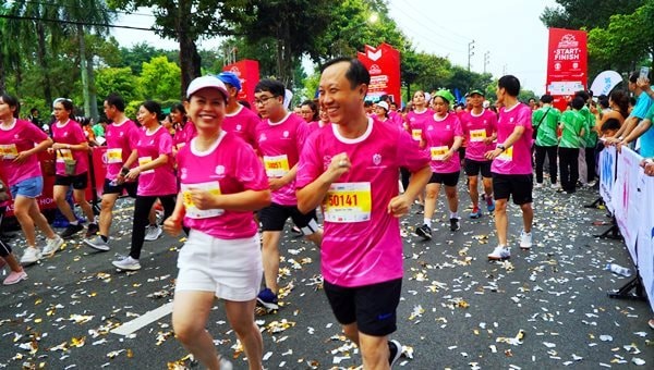 Hơn 6.000 người tham gia giải Marathon Đất sen hồng Đồng Tháp 2023