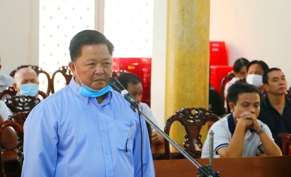 Vụ cấp sai hơn 5.000 bảng số xe ô tô: Cựu Trưởng phòng CSGT tỉnh An Giang lãnh 2 năm tù