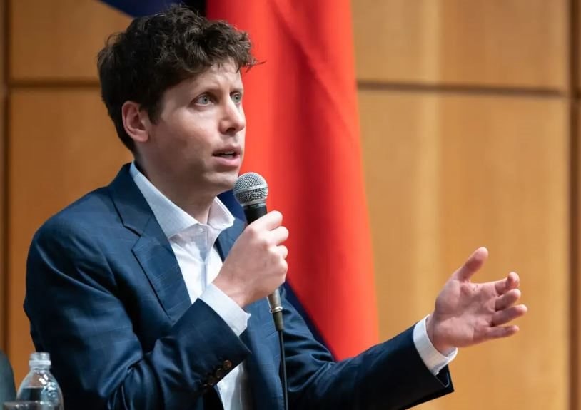 Sam Altman nói không loại trừ việc OpenAI tự tạo chip AI khi các hãng tranh mua GPU Nvidia