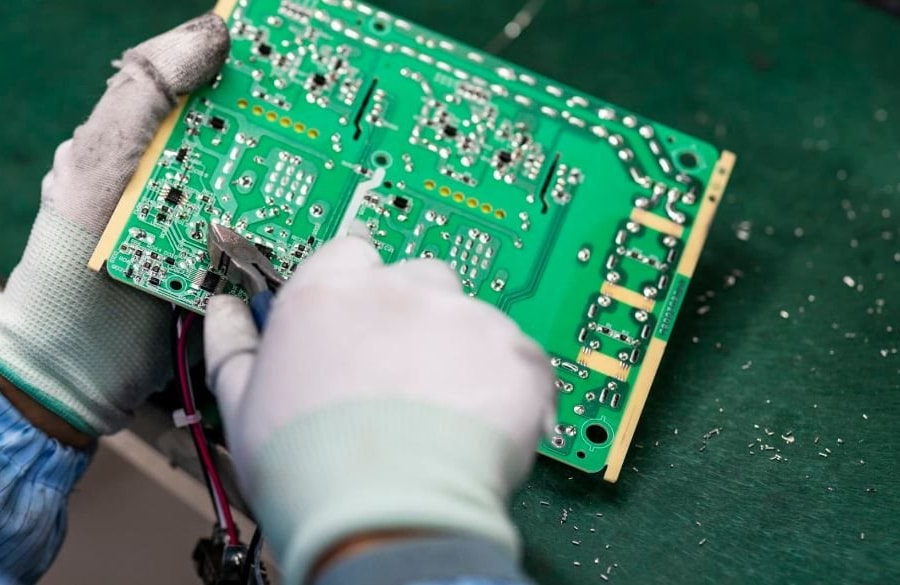 Lãnh đạo quỹ đầu tư công nghệ Trung Quốc: Lệnh cấm xuất khẩu chip của Mỹ là 'tin tuyệt vời'
