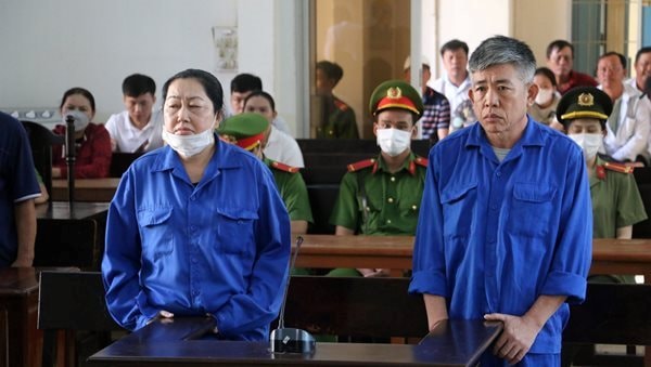 An Giang: Xét xử cựu cán bộ công an tiếp tay buôn lậu 