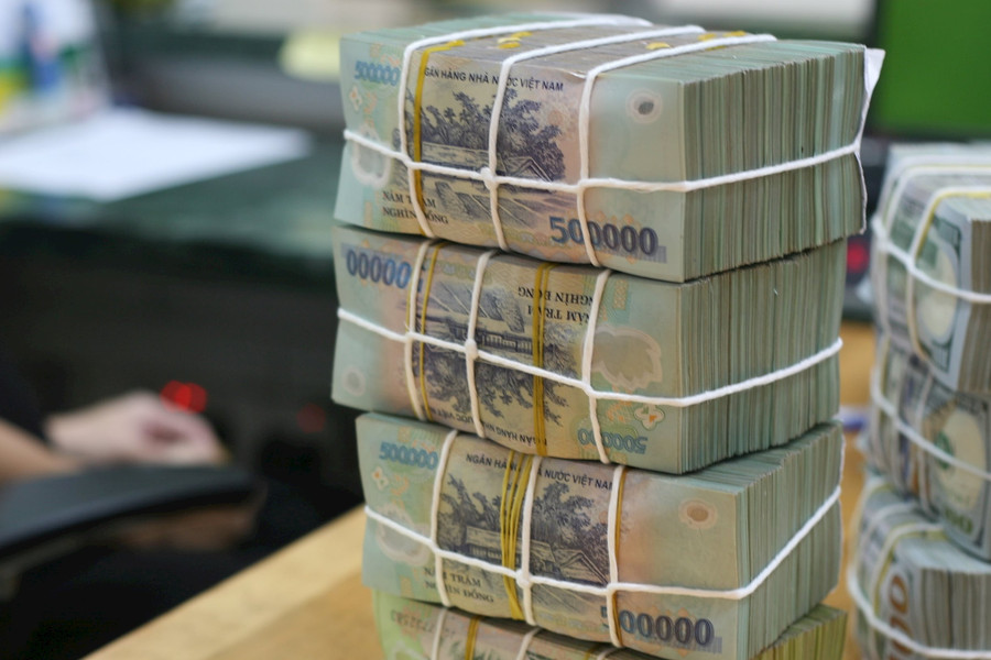 Lãi suất thấp, ngân hàng thừa tiền nhưng tiền gửi vào vẫn tăng