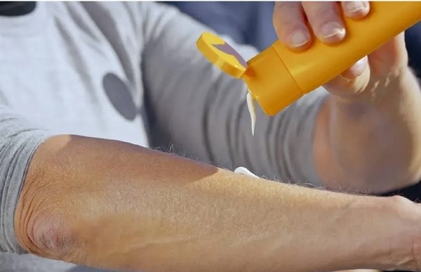 Kem chống nắng tạo ‘cảm giác an toàn sai lầm’