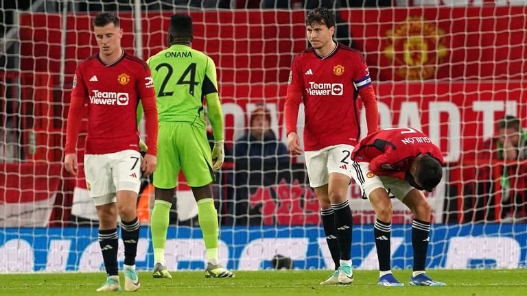 Man United thảm bại, Arsenal bị loại khỏi Cúp Liên đoàn