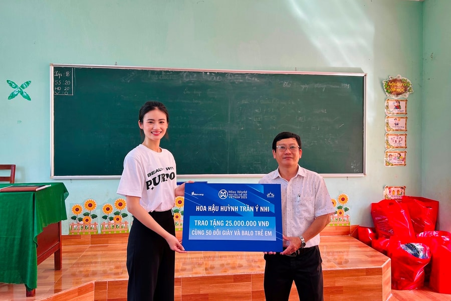 Video: Hoa hậu Huỳnh Trần Ý Nhi xin lỗi khán giả và xác nhận đi du học