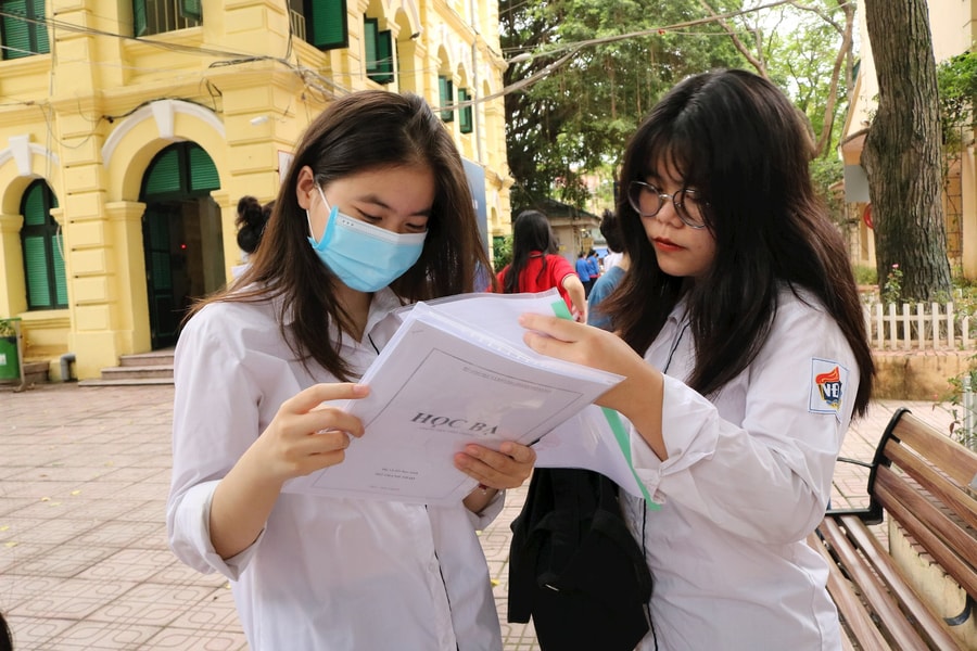 Đa số đồng ý phương án thi tốt nghiệp năm 2025 với 2 môn bắt buộc