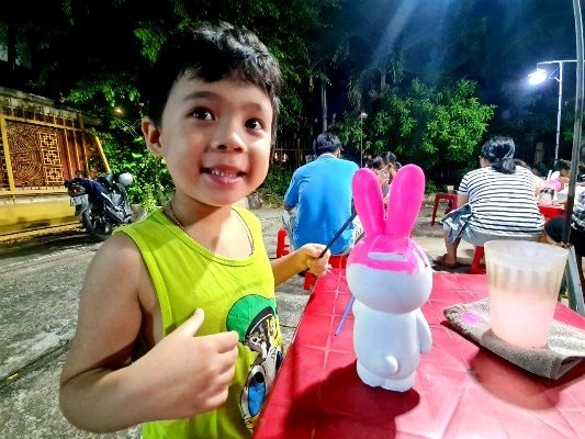 Giải trí bằng tô tượng giúp trẻ em tránh xa điện thoại và tivi