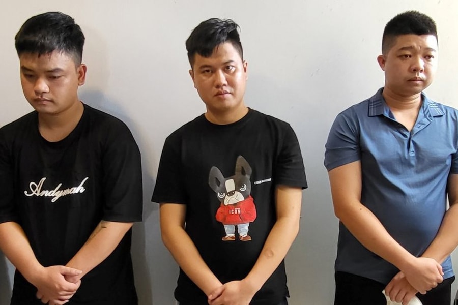 Triệt phá đường dây làm giấy tờ giả quy mô lớn
