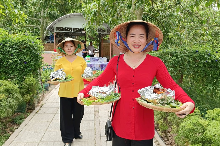 Hội quán sản phẩm độc đáo của Đất Sen hồng