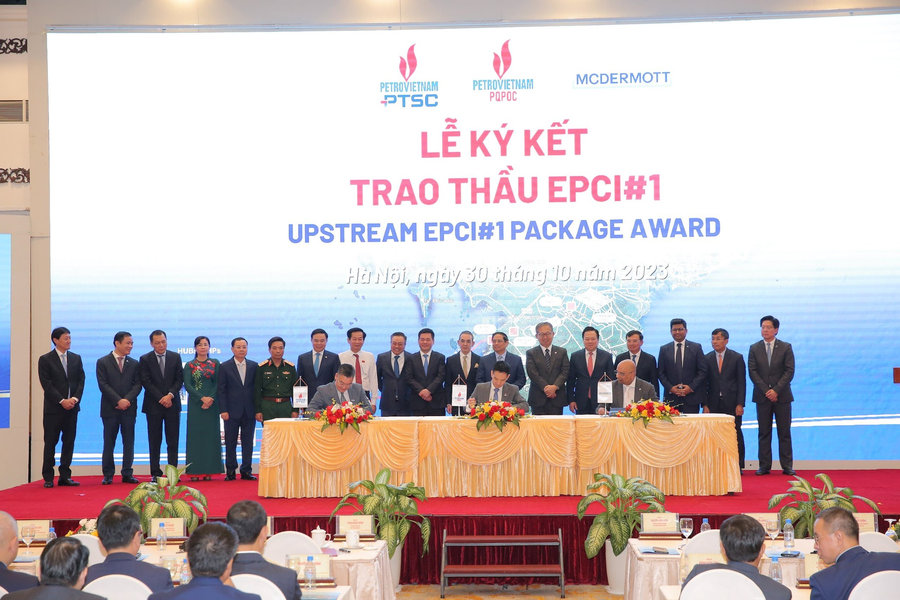 Giá dầu giảm mạnh, doanh thu tháng 10 của Petrovietnam vẫn lập 'đỉnh'