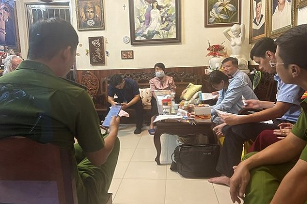 Người tự xưng 'bác sĩ Hà Duy Thọ' khám bệnh chui, bán thực phẩm không rõ nguồn gốc