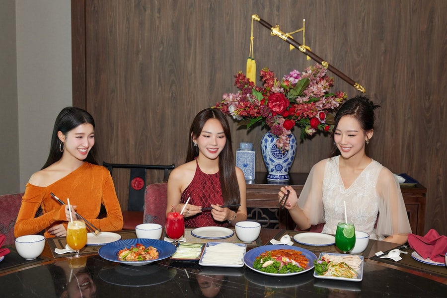 Khám phá ẩm thực Trung Hoa tại Quy Nhơn cùng Top 3 Miss World Việt Nam 2022