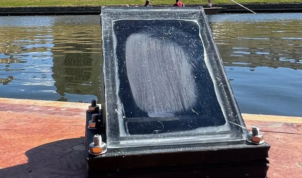 Thiết bị năng lượng mặt trời nổi tạo ra nước sạch và hydro