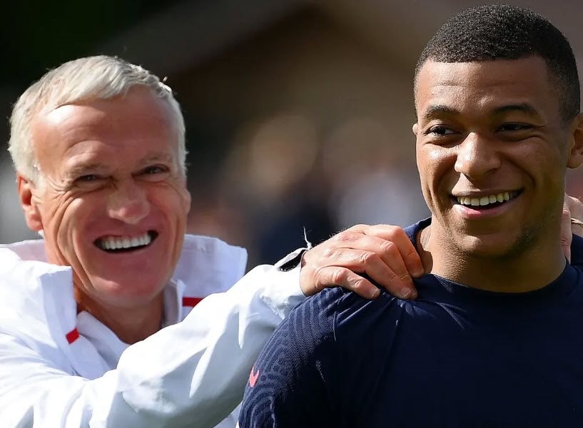 Deschamps cười nhạo Luis Enrique vì chỉ trích Mbappe ở PSG