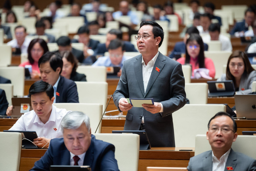 ĐBQH: Bác sĩ mở phòng khám tư được thì giáo viên dạy thêm là chính đáng
