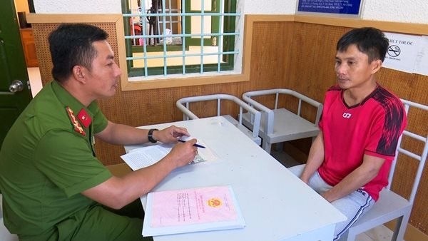 An Giang: Khởi tố cán bộ địa chính xã chiếm đoạt tiền của người dân làm sổ đỏ 