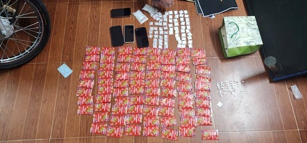 Kiên Giang: Bắt quả tang đối tượng tàng trữ hơn 150 bịch ma túy tổng hợp