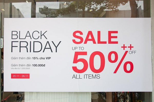Cơn sốt mua sắm Black Friday trong bối cảnh kinh tế khó khăn