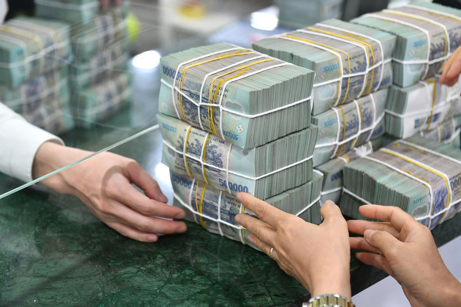 Tăng trưởng tín dụng thấp do đầu tư tư nhân suy yếu