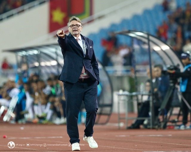 Cần lắm tinh thần lạc quan của HLV Troussier!