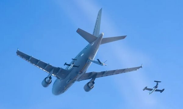 Airbus thử nghiệm tiếp liệu trên không tự động bằng UAV trang bị AI