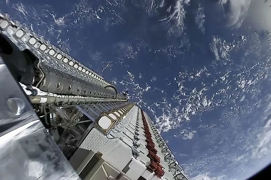 Trung Quốc ra mắt internet vệ tinh quỹ đạo tầm cao, thách thức Starlink của SpaceX