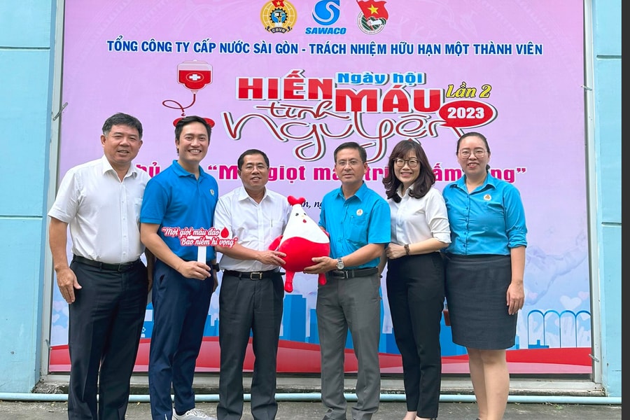 Cán bộ viên chức, đoàn viên tại Sawaco hiến máu cứu người