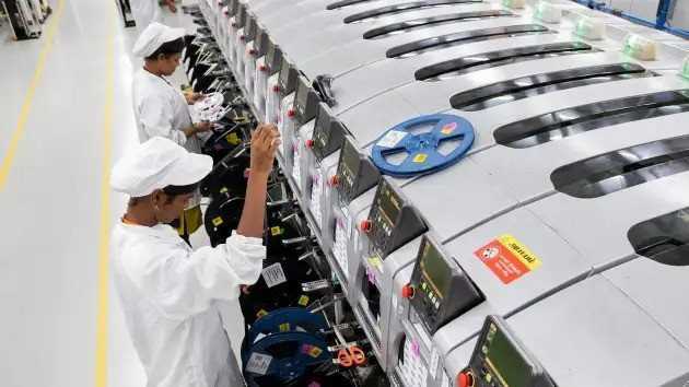 Hai đối tác của Apple tạm dừng sản xuất iPhone ở Ấn Độ do mưa lớn gây chết người