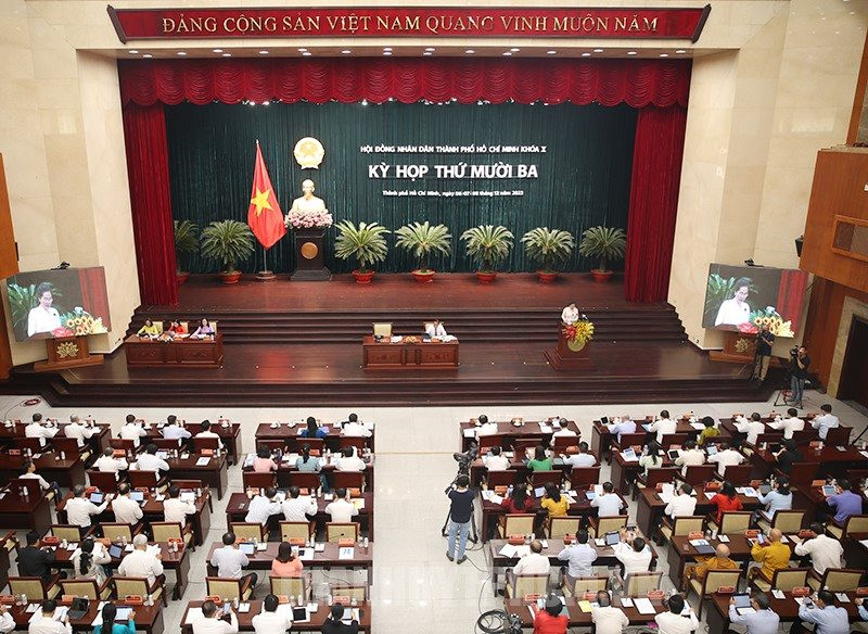 Chủ tịch HĐND TP.HCM: Cải tạo các khu đất trống để trồng cây xanh, tránh lãng phí tài nguyên đất