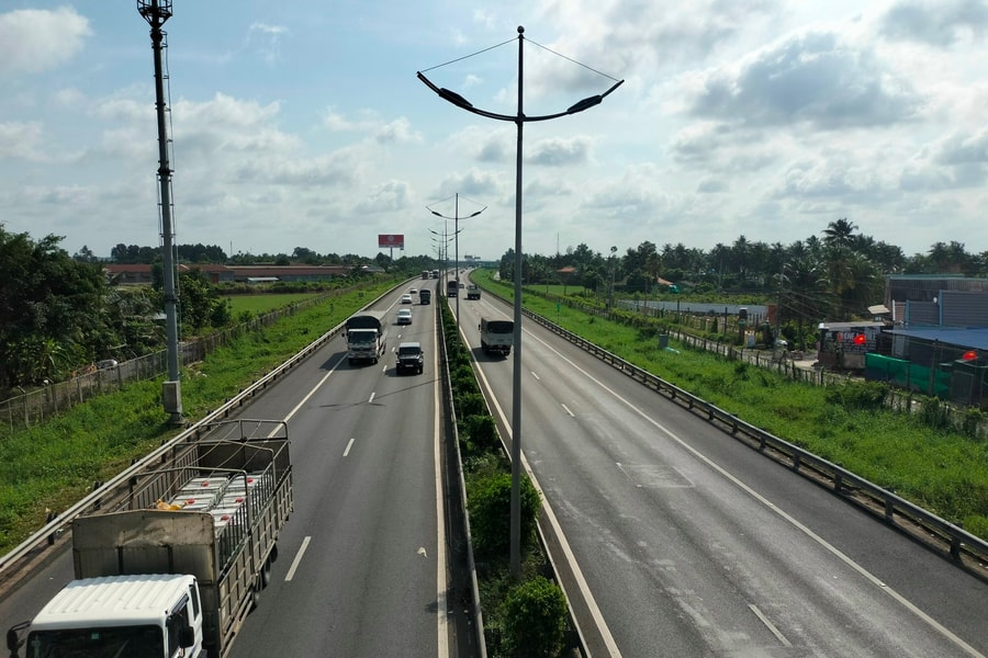 Tiền Giang: Thi công cao tốc làm ảnh hưởng nhà dân, chủ đầu tư chậm bồi thường