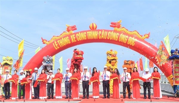 Phó Thủ tướng Lê Minh Khái dự lễ thông xe cầu Ông Đốc ở Cà Mau