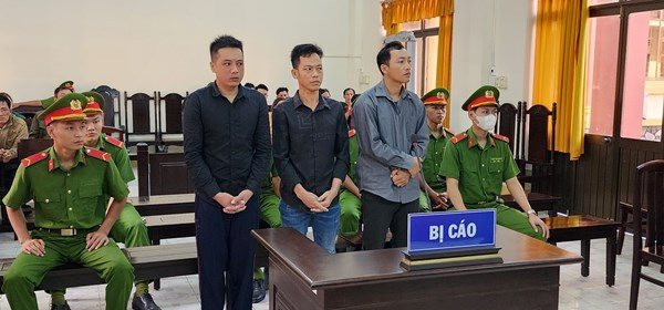 Kiên Giang: Buôn lậu 118 ngàn lít dầu, 3 bị cáo lãnh 22 năm tù