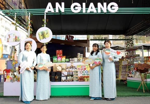 Hơn 1.000 sản phẩm đặc trưng vùng miền hội tụ tại ngày hội ở An Giang