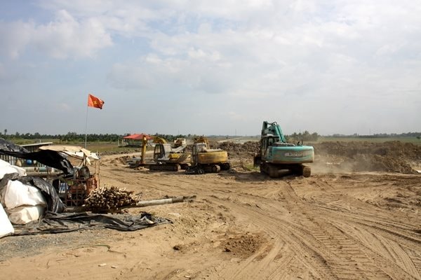 Cao tốc Châu Đốc - Cần Thơ - Sóc Trăng vẫn đau đáu chuyện thiếu cát