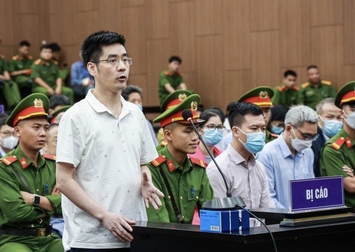 Bất ngờ nhận tội, nộp 18,8 tỉ đồng, cựu công an Hoàng Văn Hưng có được giảm nhẹ hình phạt?