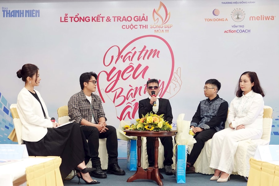 Trao giải cuộc thi ‘Sống đẹp’ - Tôn vinh những điều tử tế