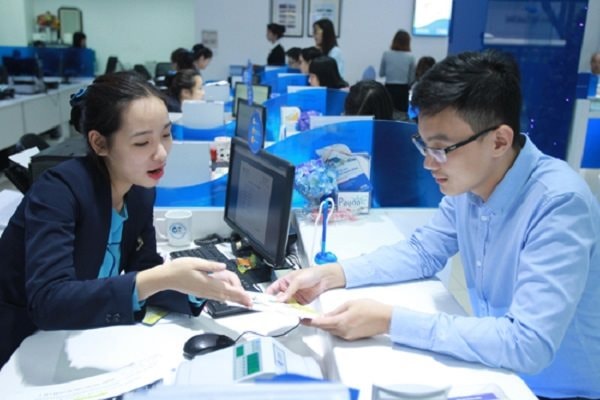 Kiến nghị ngân hàng làm việc thêm 2 ngày cuối năm